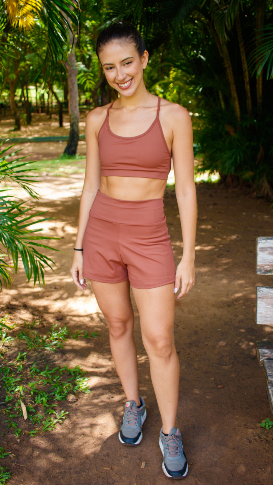 Top Fitness Comfort Marrom - Top Feminino alças cruzadas para academia com Bojo Removível